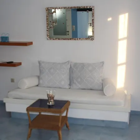 Inaxos Studios, Viewing Apollo Temple. Naxos City