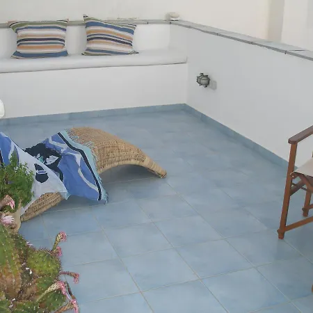 Inaxos Studios, Viewing Apollo Temple. Apartment