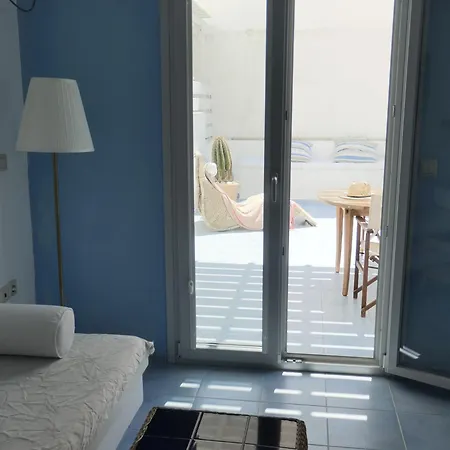 Inaxos Studios, Viewing Apollo Temple. Apartment