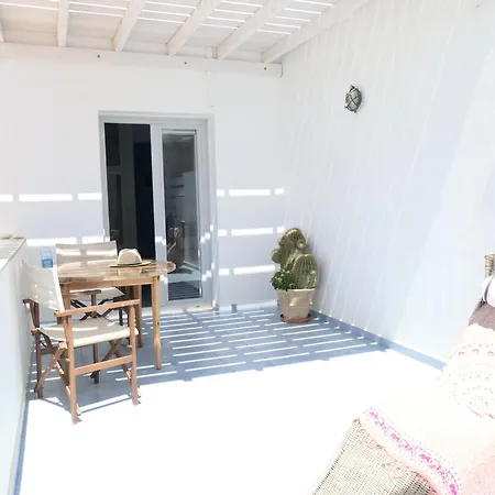 Inaxos Studios, Viewing Apollo Temple. Apartment *